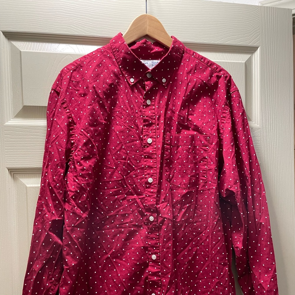 Old navy long sleeve button down. Standard/Regular fit. Size:XL